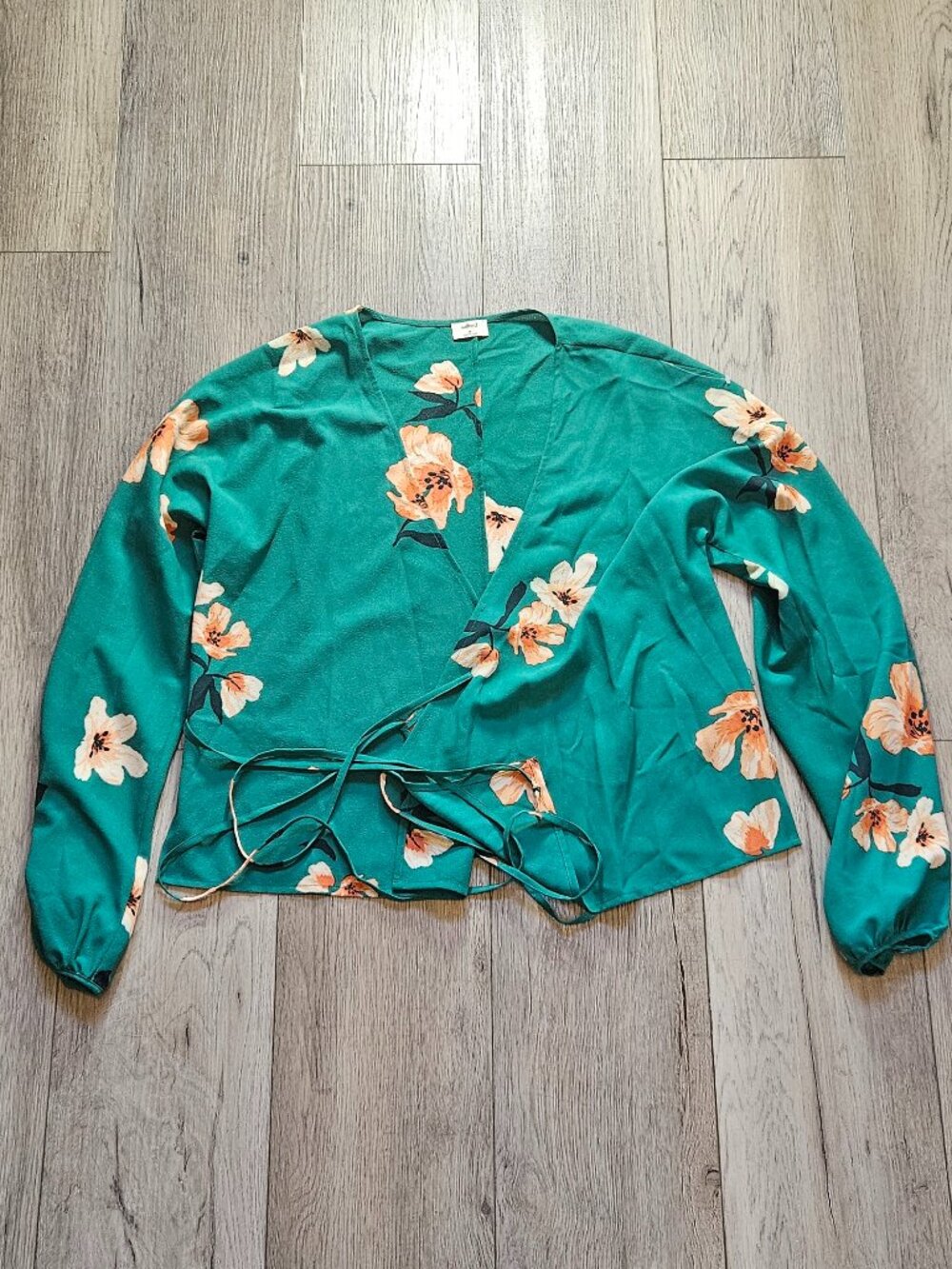 Wilfred Aritzia Green Floral Design Wrap Blouse Chic Long Sleeve Top Size M